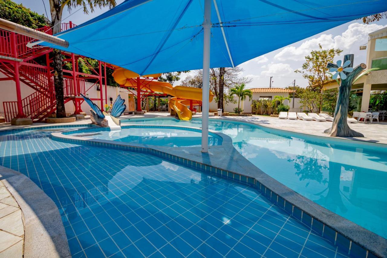 Diroma Resort Com Um Dia No Acqua Park Caldas Novas Exterior foto