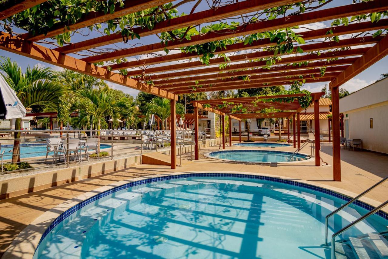 Diroma Resort Com Um Dia No Acqua Park Caldas Novas Exterior foto