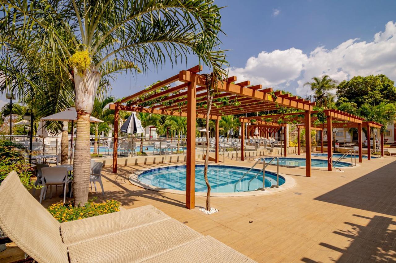 Diroma Resort Com Um Dia No Acqua Park Caldas Novas Exterior foto