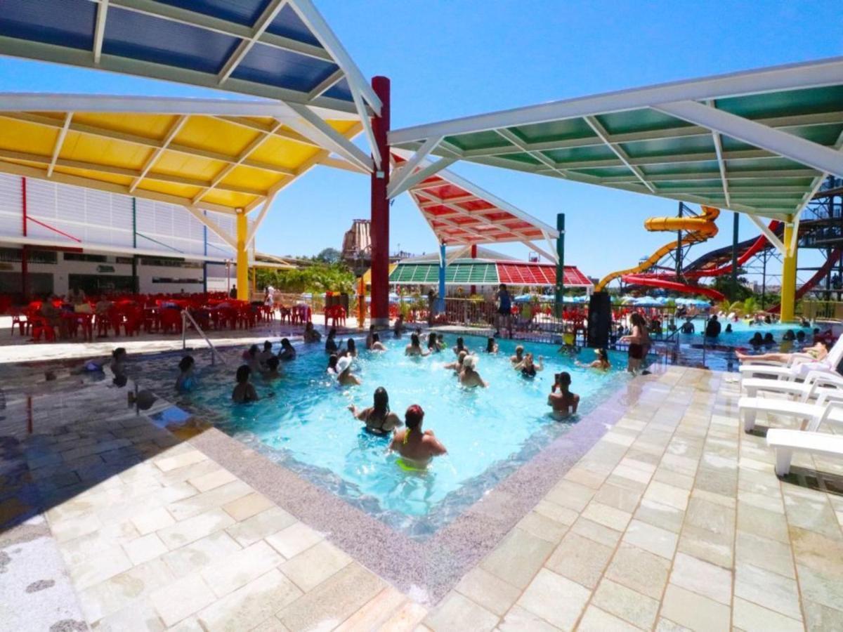 Diroma Resort Com Um Dia No Acqua Park Caldas Novas Exterior foto