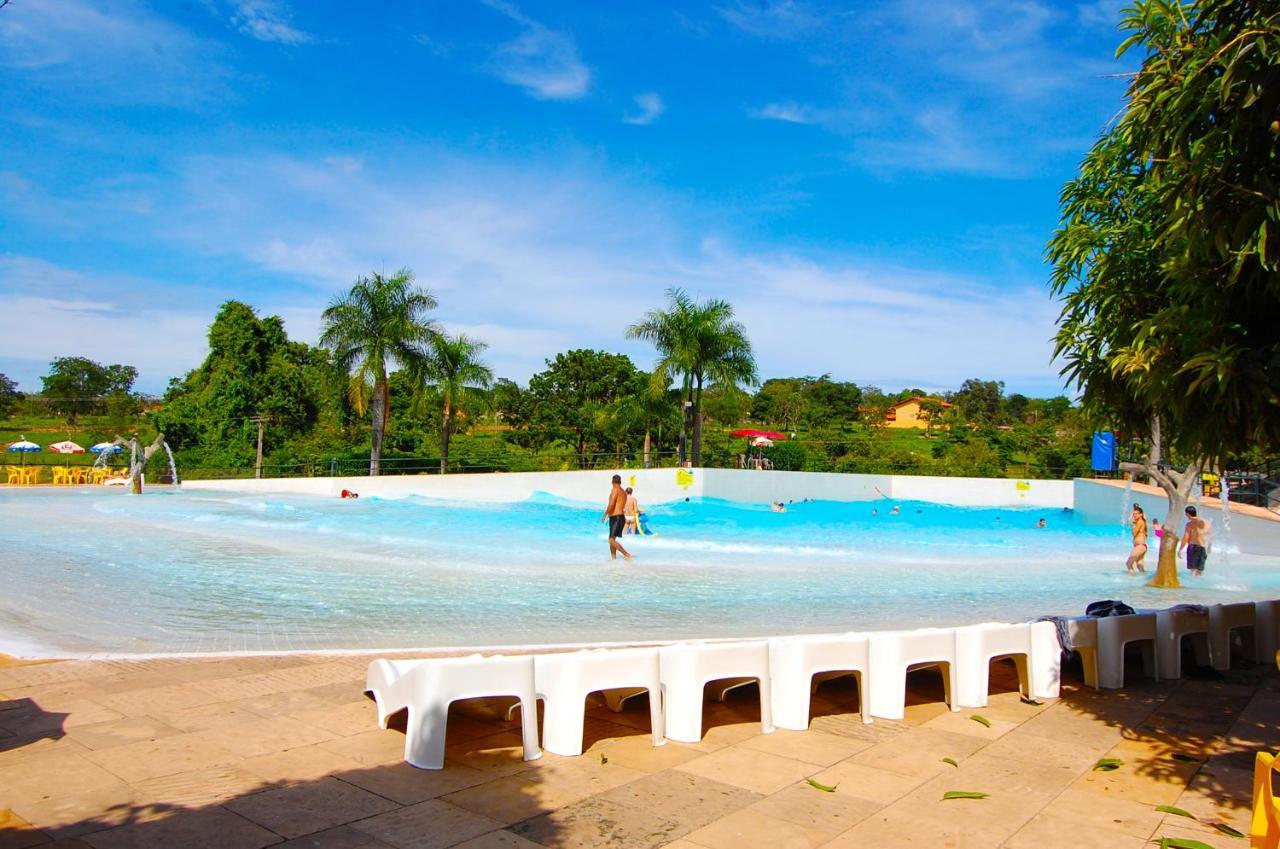 Diroma Resort Com Um Dia No Acqua Park Caldas Novas Exterior foto